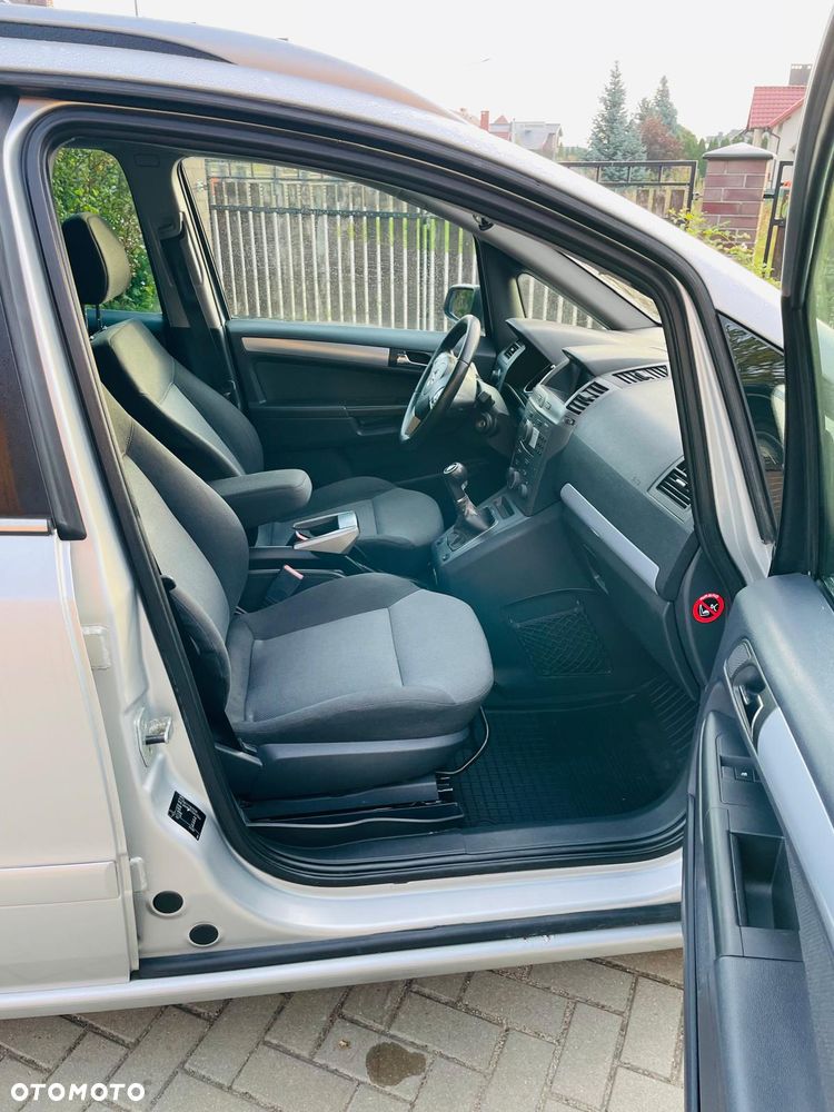 Opel Zafira - 16
