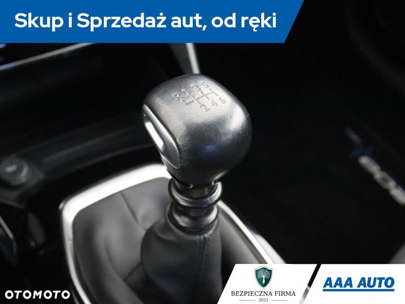 Peugeot 208 - 15