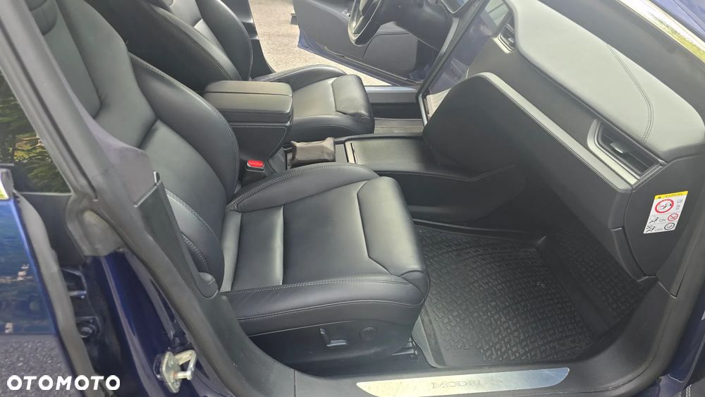 Tesla Model S - 16