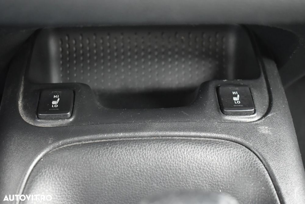 Toyota Corolla - 12