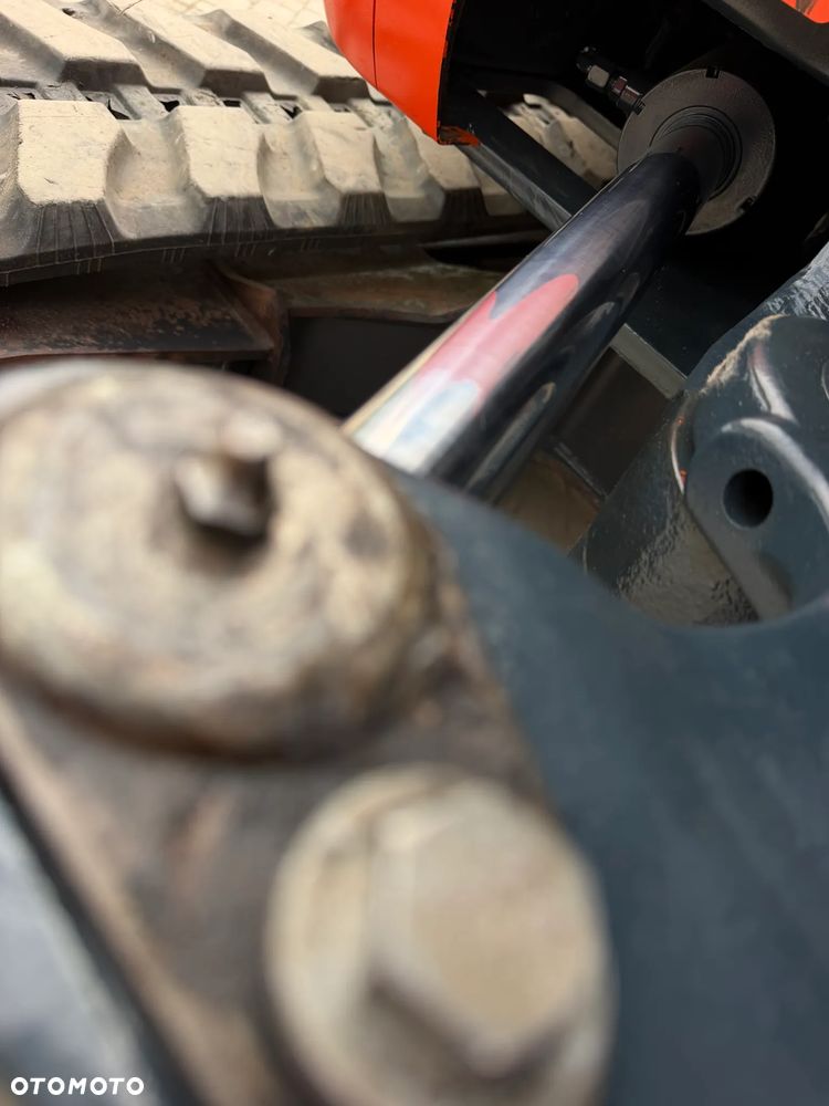 Kubota U55-4. koparka Gąsienicowa 5,5 tony. 2016 rok. 3700 mtg! KLIMATYZACJA. Długie ramie plus! 3sekcje Hydrauliczne. zamki na tłokach. Koparka Jak nówka sztuka. Zadbana zero zużycia. Z gospodarstwa Norweskiego. Zmiana łyżek Hydrauliczna. LENHOFF. Ani deka luzów wycieków. Szybka wolna jazda. Gąski perfekt stan. OKAZJA TANIO. Aktualna Dekra. Po serwisach eksploatacyjnych. Mocny silnik Kubota 4 cylindry! Zamki na tłokach. Nagłośnienie Wielka Okazja - 30