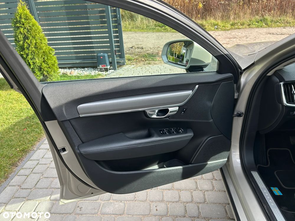 Volvo V90 D5 AWD Momentum - 9