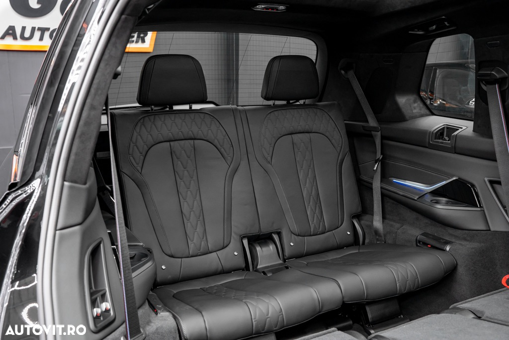 BMW X7 M60i xDrive AT MHEV - 17