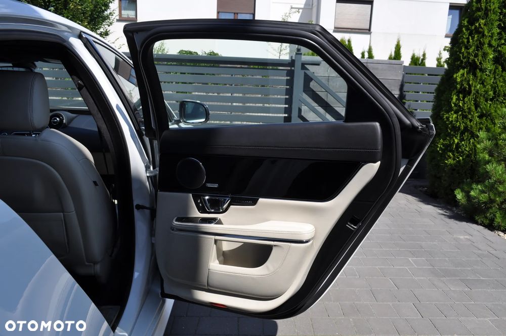 Jaguar XJ 3.0 V6 Kompressor Luxury - 22