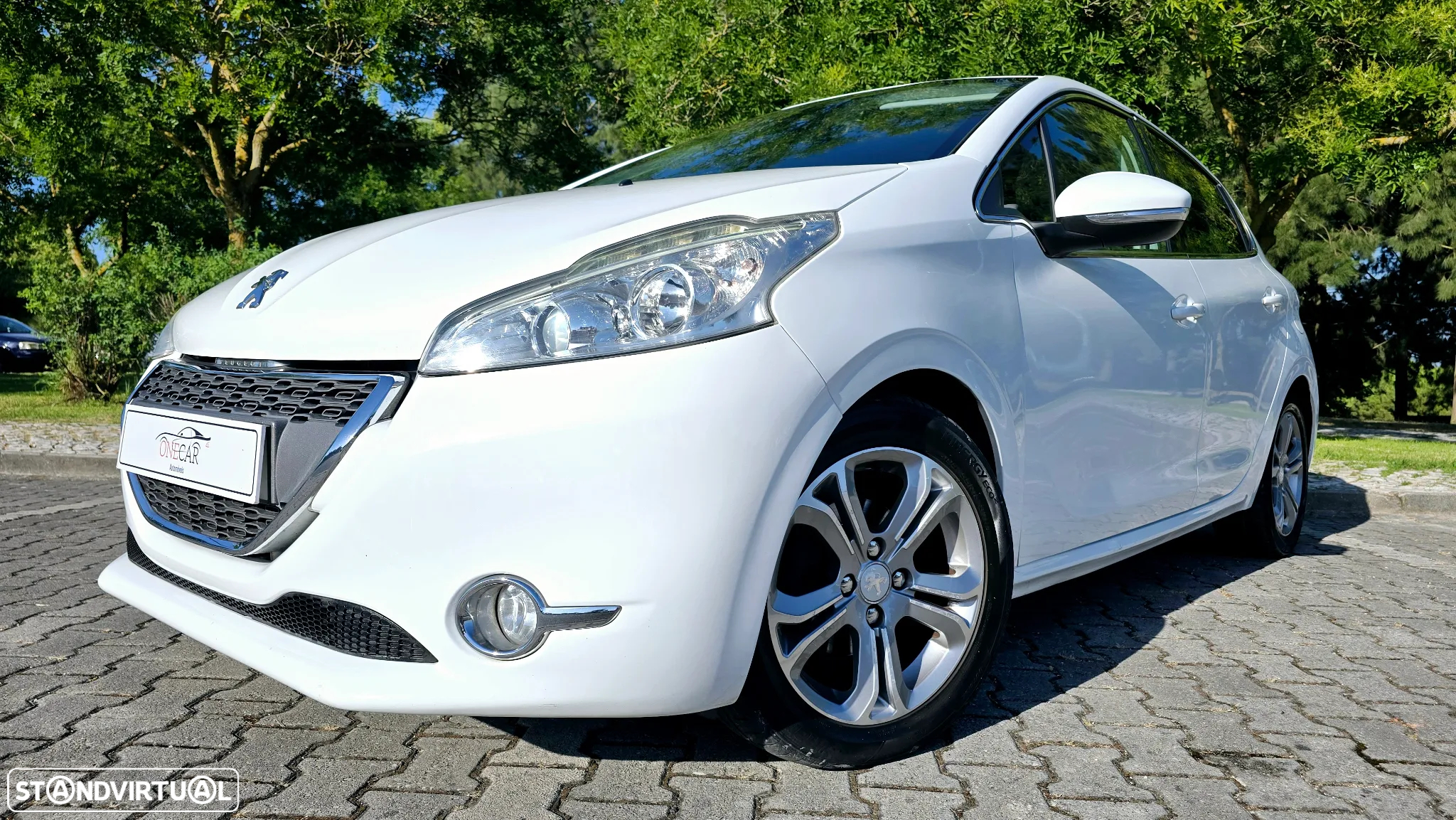 Peugeot 208 1.6 e-HDi Allure 2-Tronic - 10