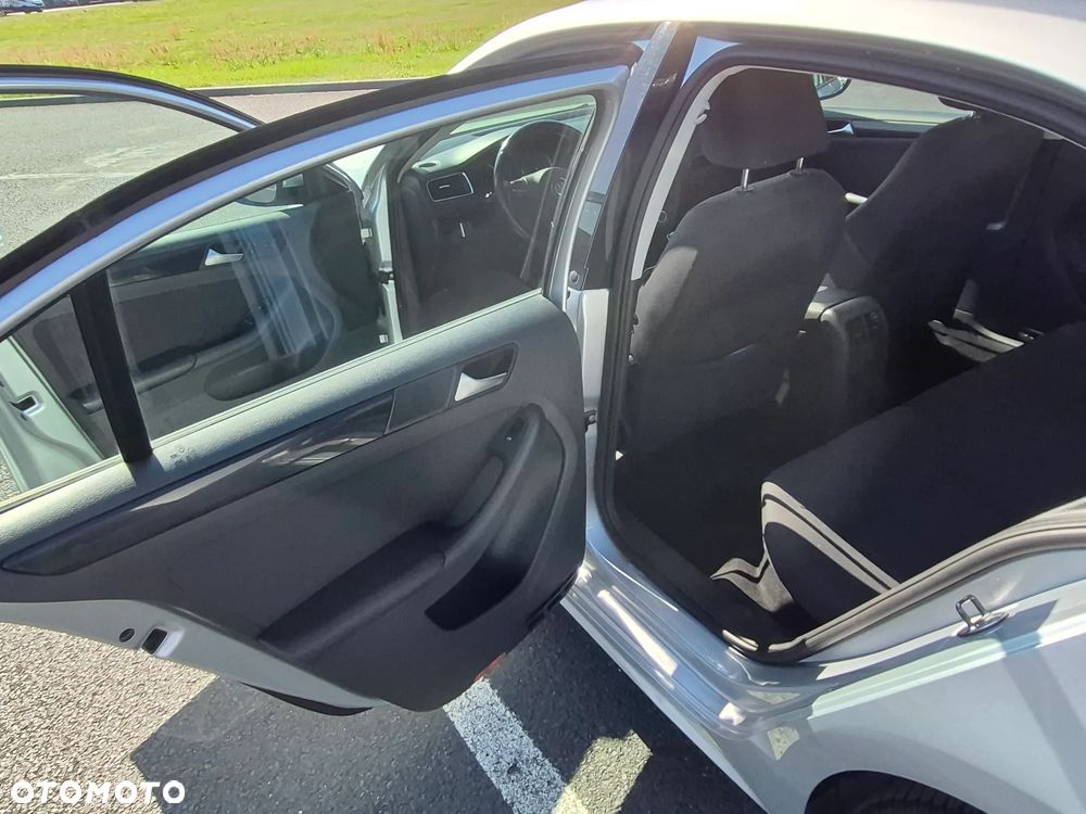 Volkswagen Jetta 1.6 TDI BMT Comfortline - 14