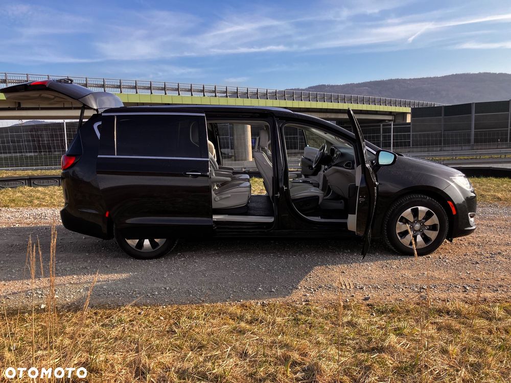 Chrysler Pacifica - 19