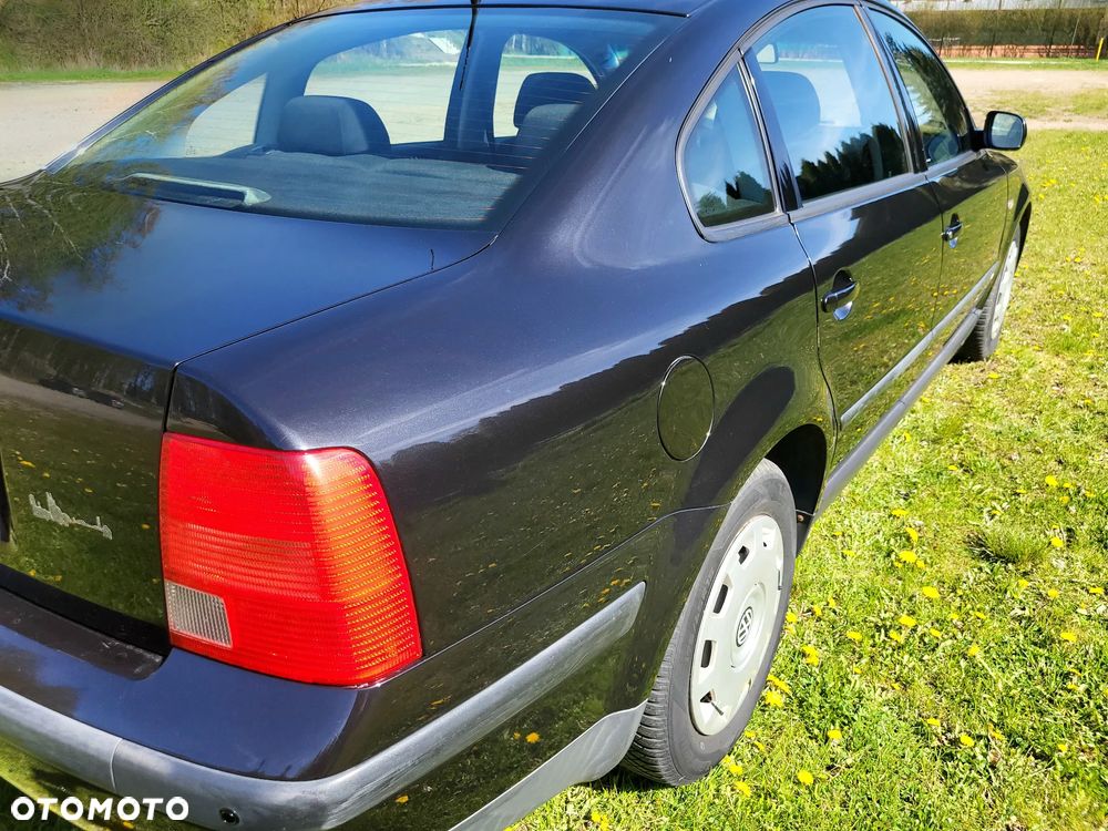 Volkswagen Passat - 25