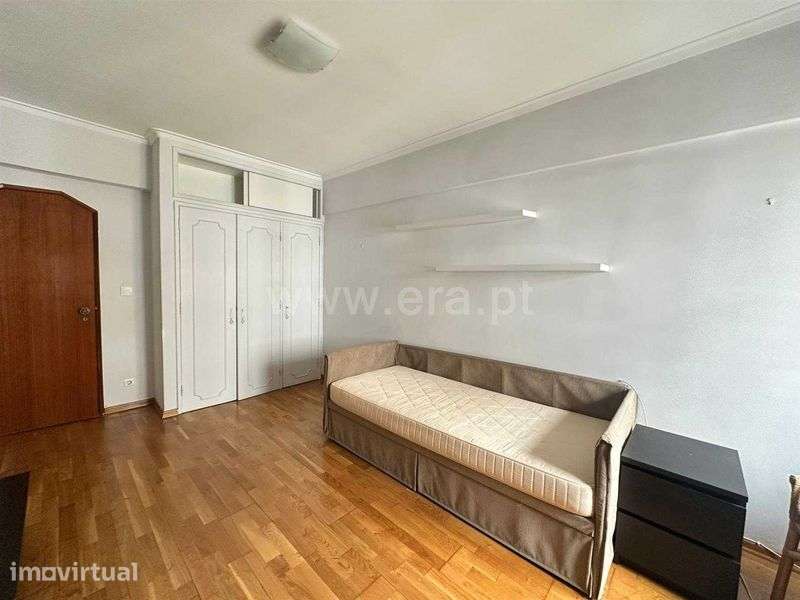 Apartamento T2 Arrenda-se Benfica - Grande imagem: 4/4