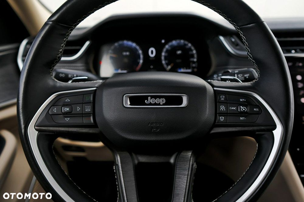 Jeep Grand Cherokee - 27