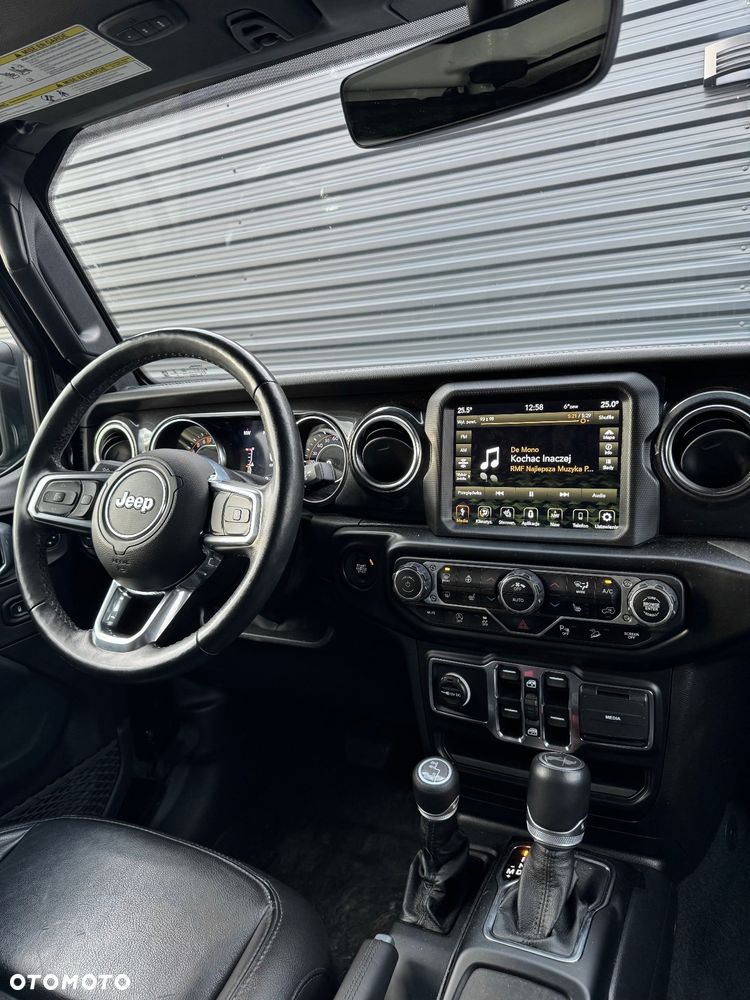Jeep Wrangler - 10