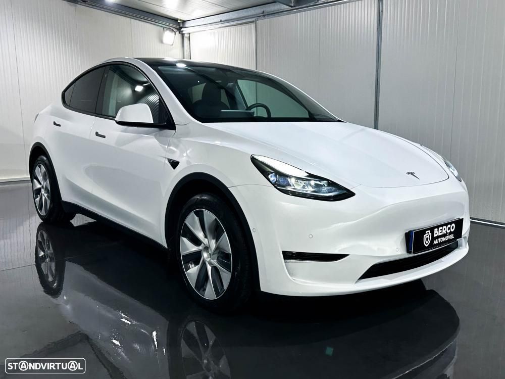Tesla Model Y Long Range Dual Motor AWD - 4