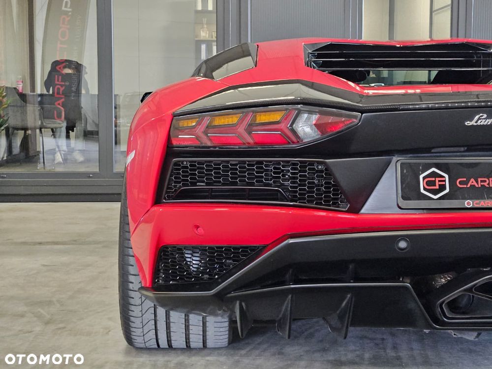 Lamborghini Aventador - 20