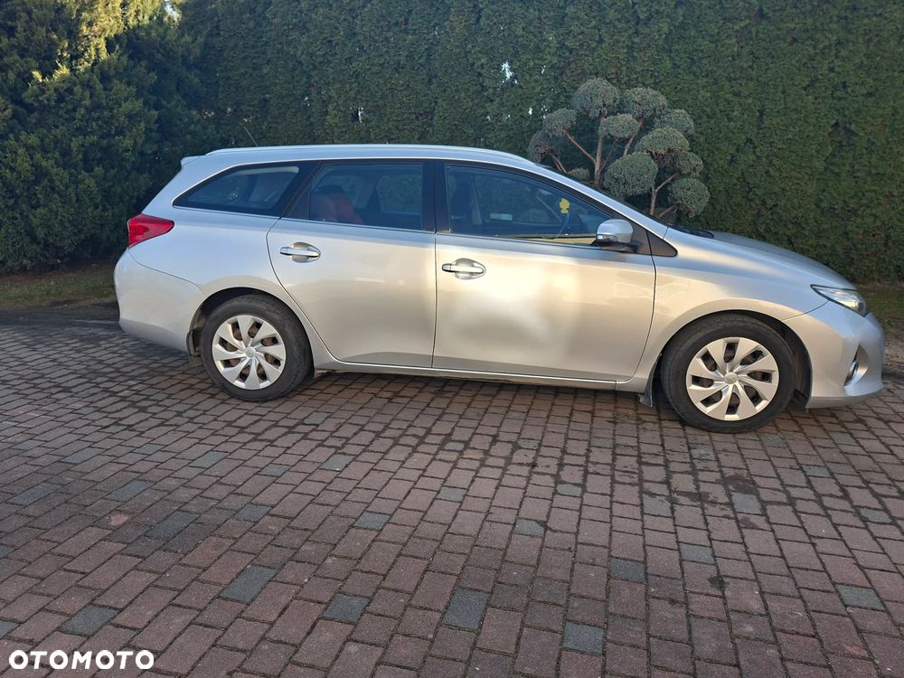 Toyota Auris 1.4 D-4D Premium - 5