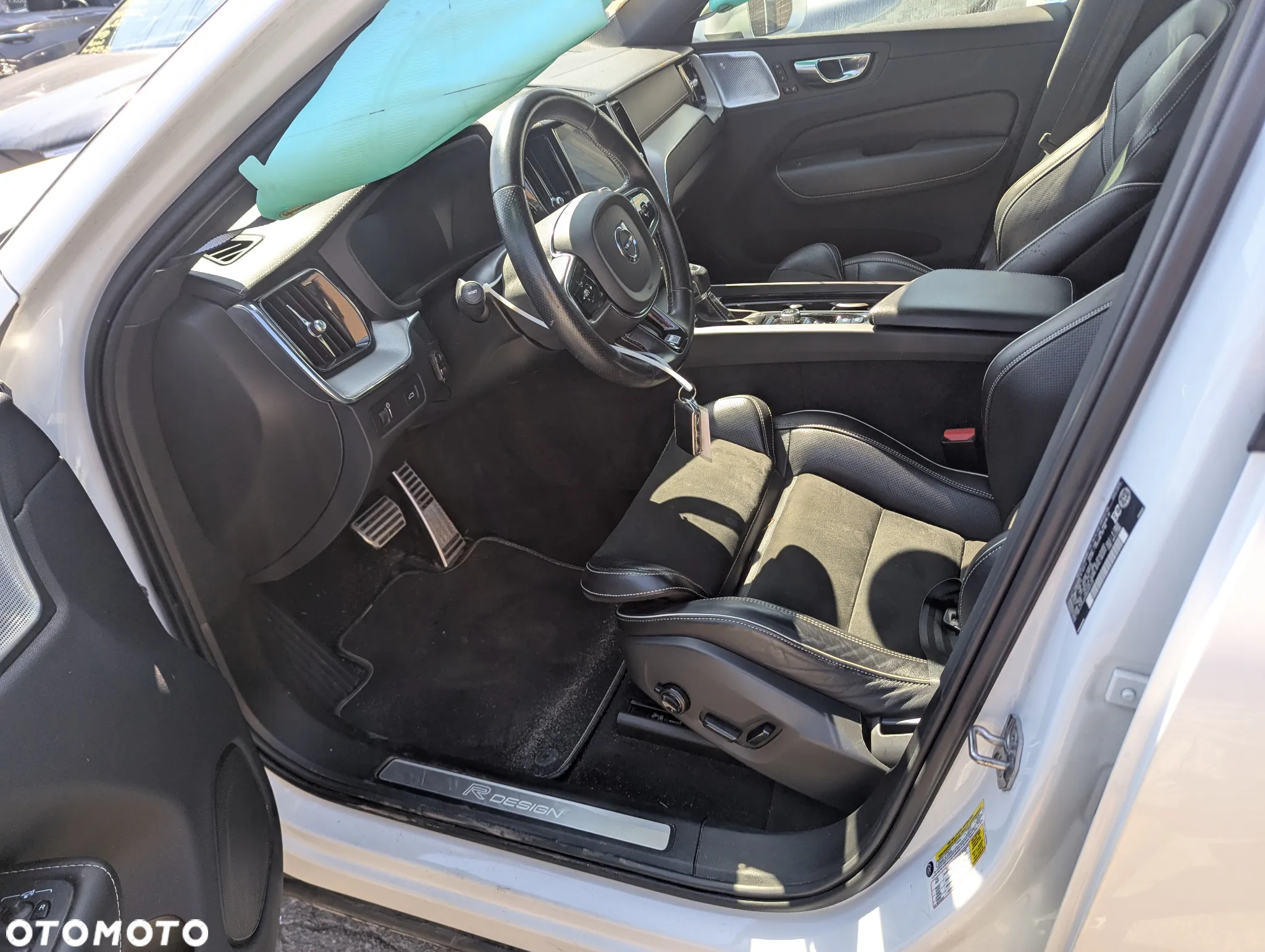 Volvo XC 60 T6 AWD R-Design - 28
