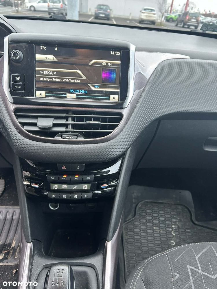 Peugeot 2008 1.6 VTi Allure - 17