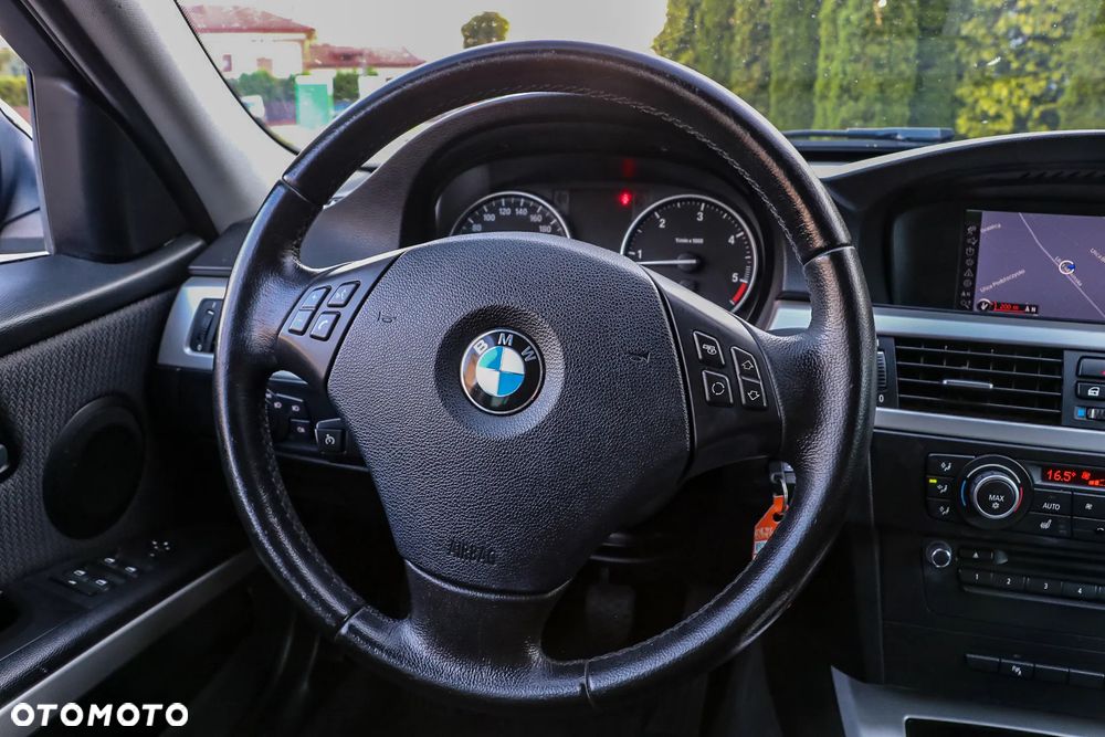 BMW Seria 3 318d - 33