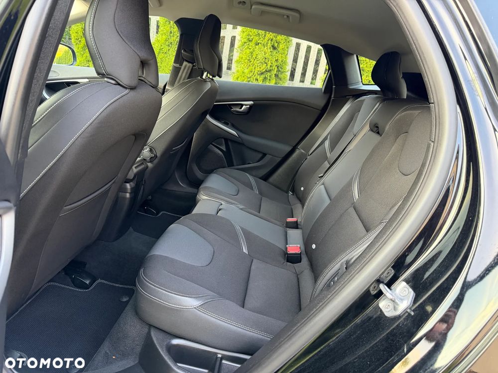 Volvo V40 D2 Geartronic Momentum - 22