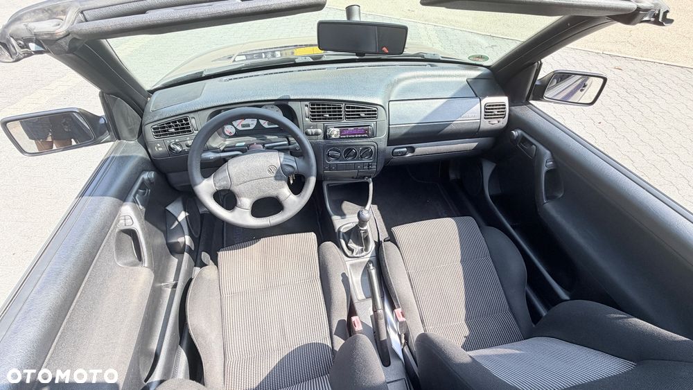 Volkswagen Golf Cabrio 1.8 - 12