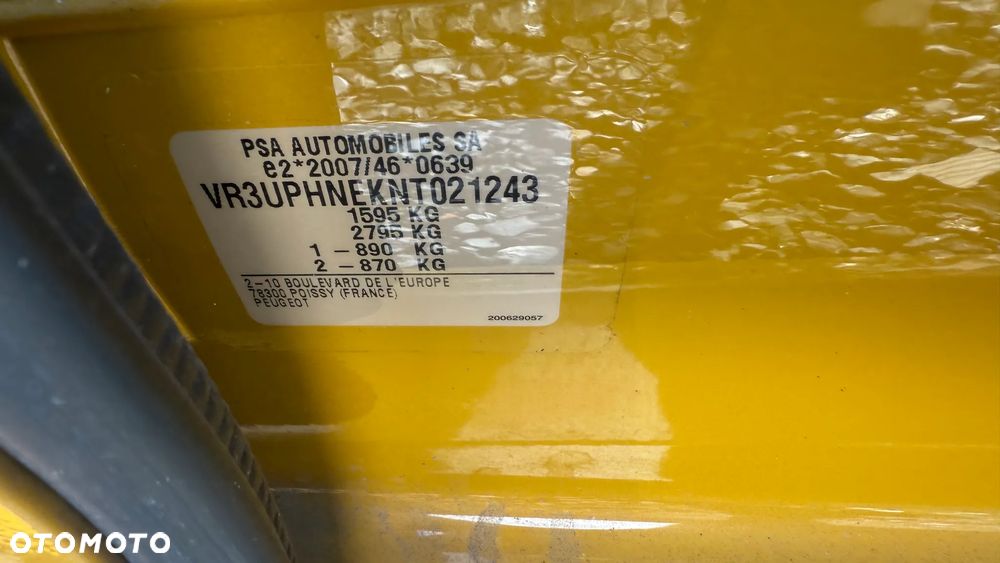 Peugeot 208 ver-1-2-puretech-allure-s-s - 26