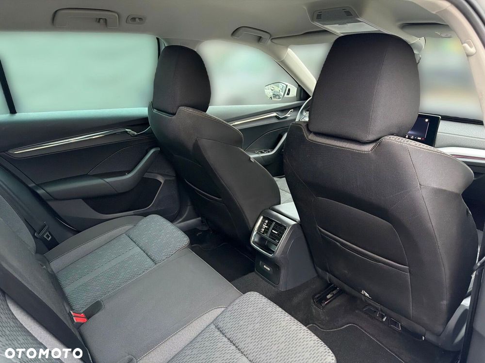 Skoda Octavia 2.0 TDI Style DSG - 29