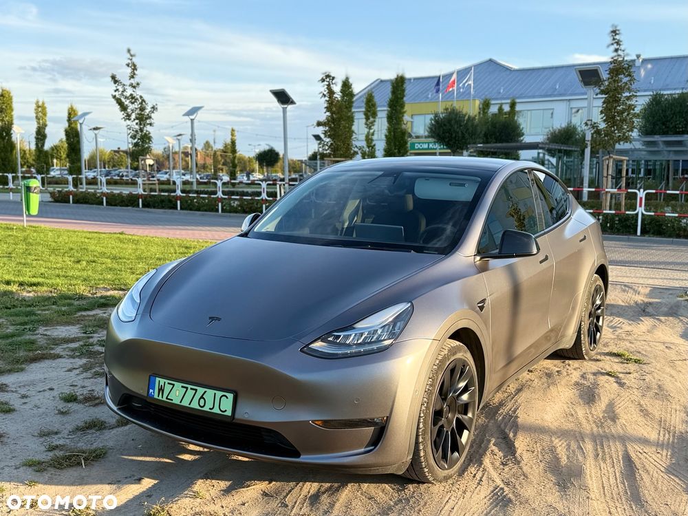 Tesla Y Model Long Range Dual Motor AWD - 2