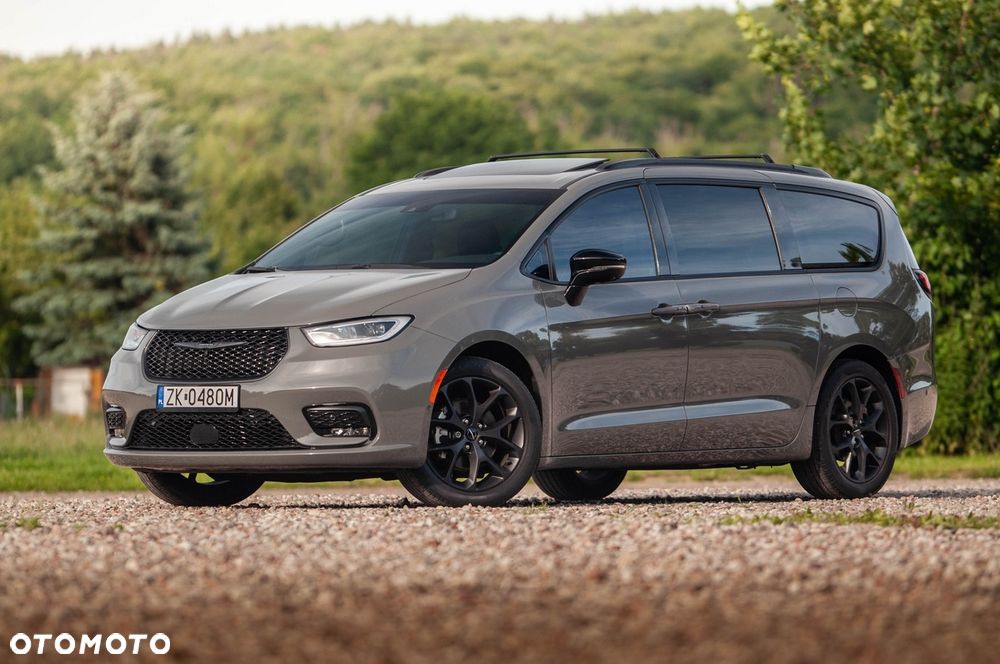 Chrysler Pacifica - 3