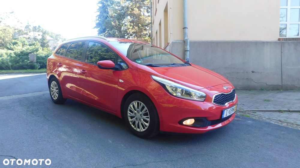 Kia Ceed - 11
