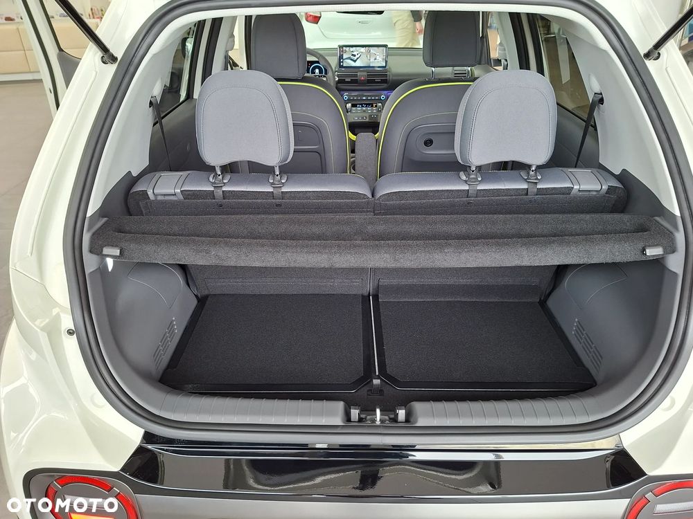 Hyundai Inster 49kWh Cross - 27