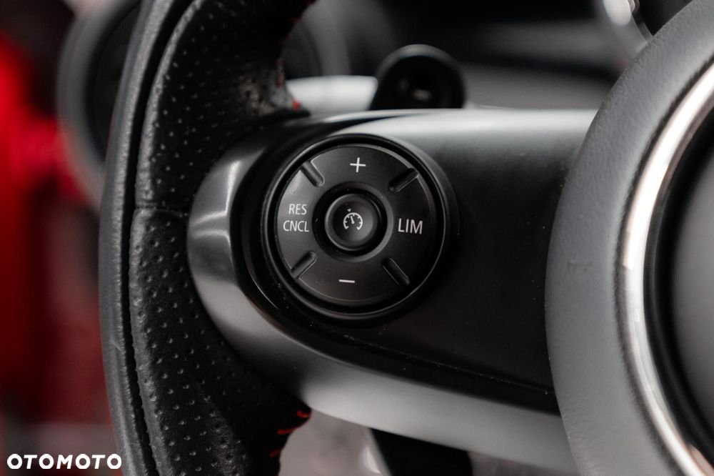 MINI John Cooper Works - 25