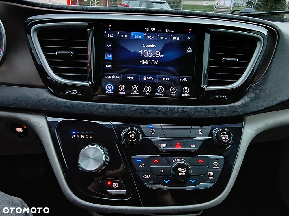 Chrysler Pacifica - 18