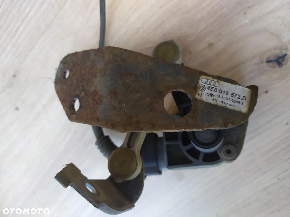 AUDI A8 D3 VW PHAETON CZUJNIK POZIOMOWANIA POZIOMU ŚWIATEŁ TYLNY LEWY PRAWY 4E0616572D 4E0616571D - 3