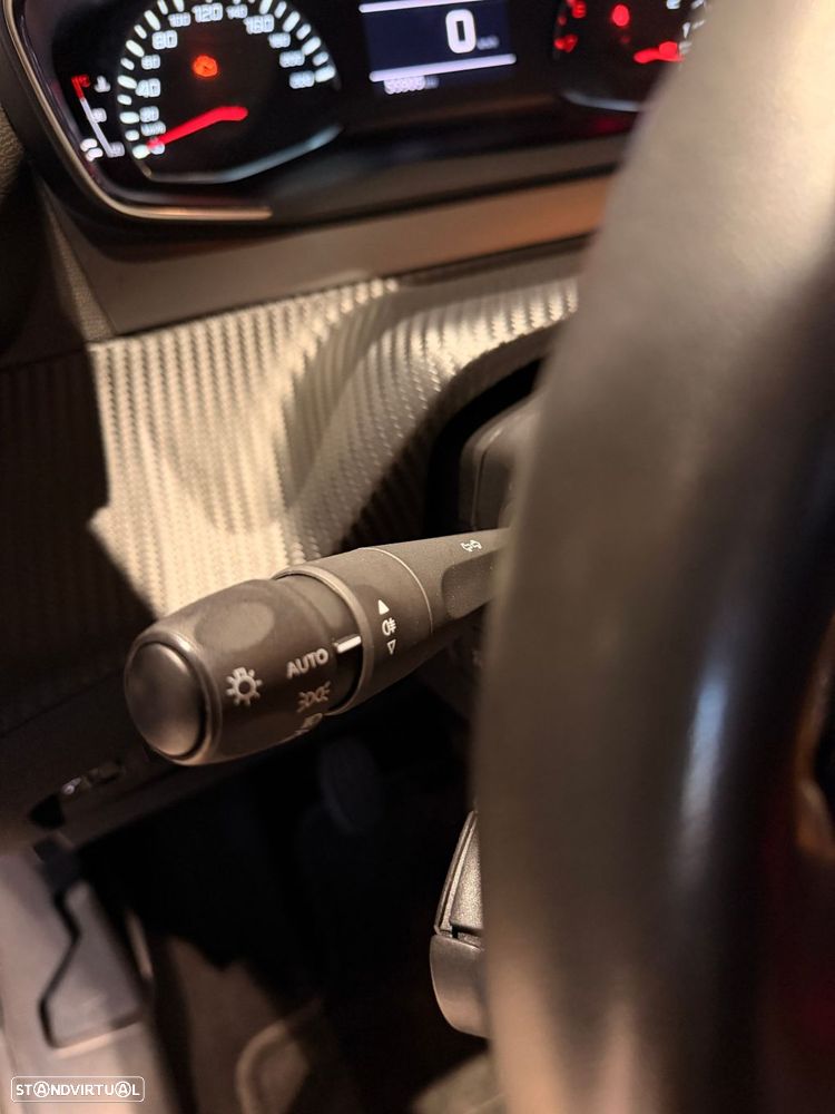 Peugeot 208 1.2 PureTech Allure - 39