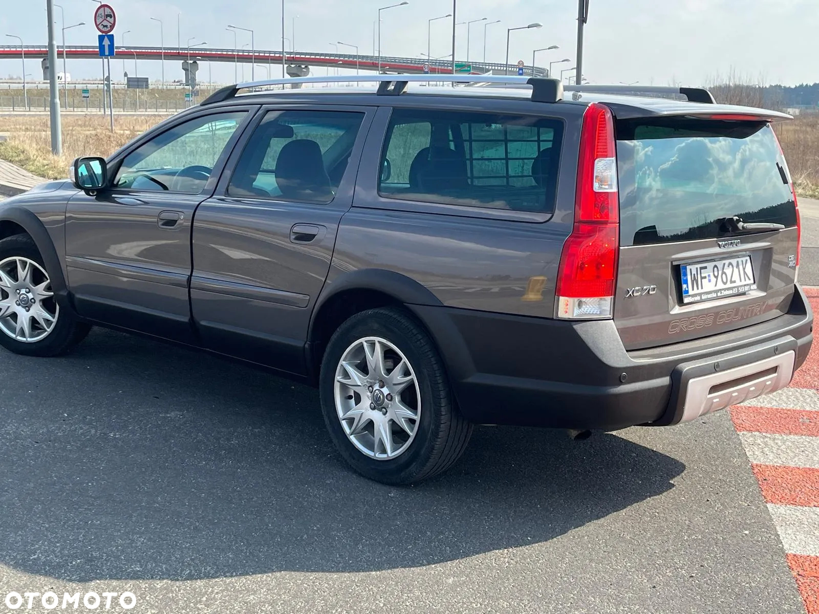 Volvo XC 70 D5 AWD Momentum - 11