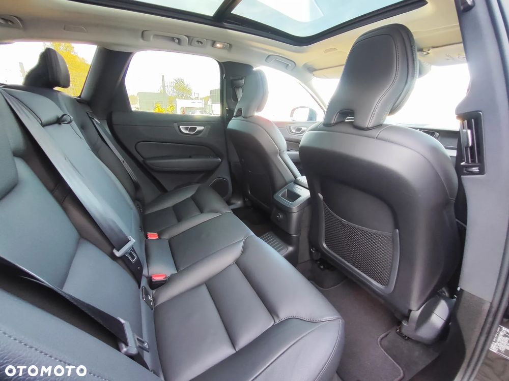Volvo XC 60 T8 AWD Recharge Geartronic Inscription - 17