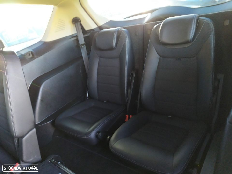 Ford S-Max 2.0 TDCi Titanium 7L 143g - 48