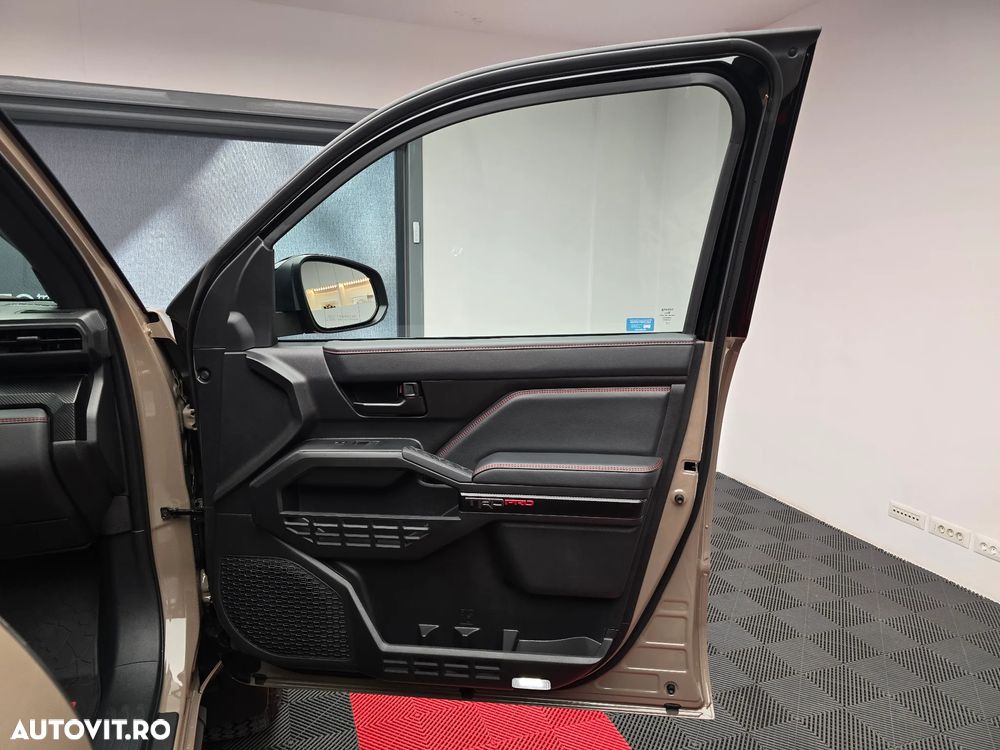 Toyota Tacoma - 26