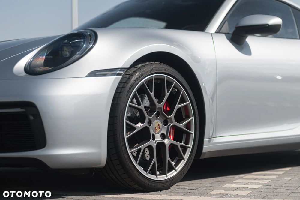 Porsche 911 Carrera S - 8