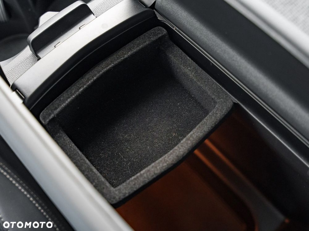 Peugeot 3008 1.5 BlueHDi Allure S&S - 28