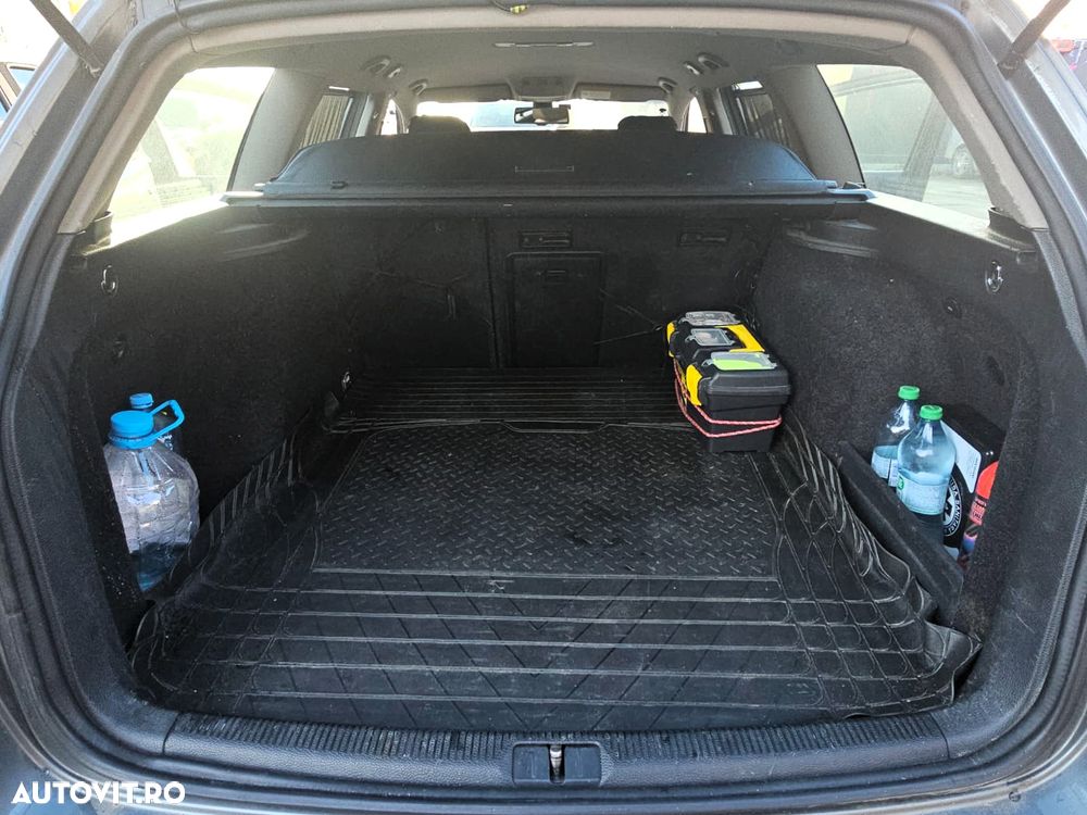 Volkswagen Passat Variant 2.0 TDI Trendline DPF DSG - 13