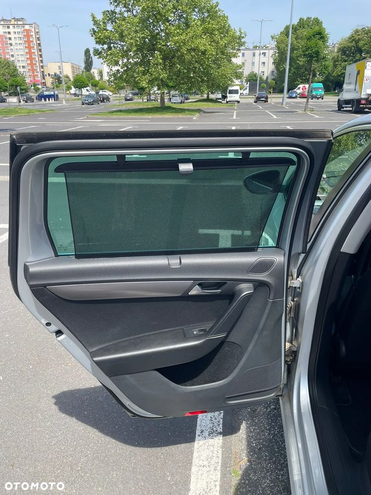 Volkswagen Passat 2.0 TDI Comfortline - 29