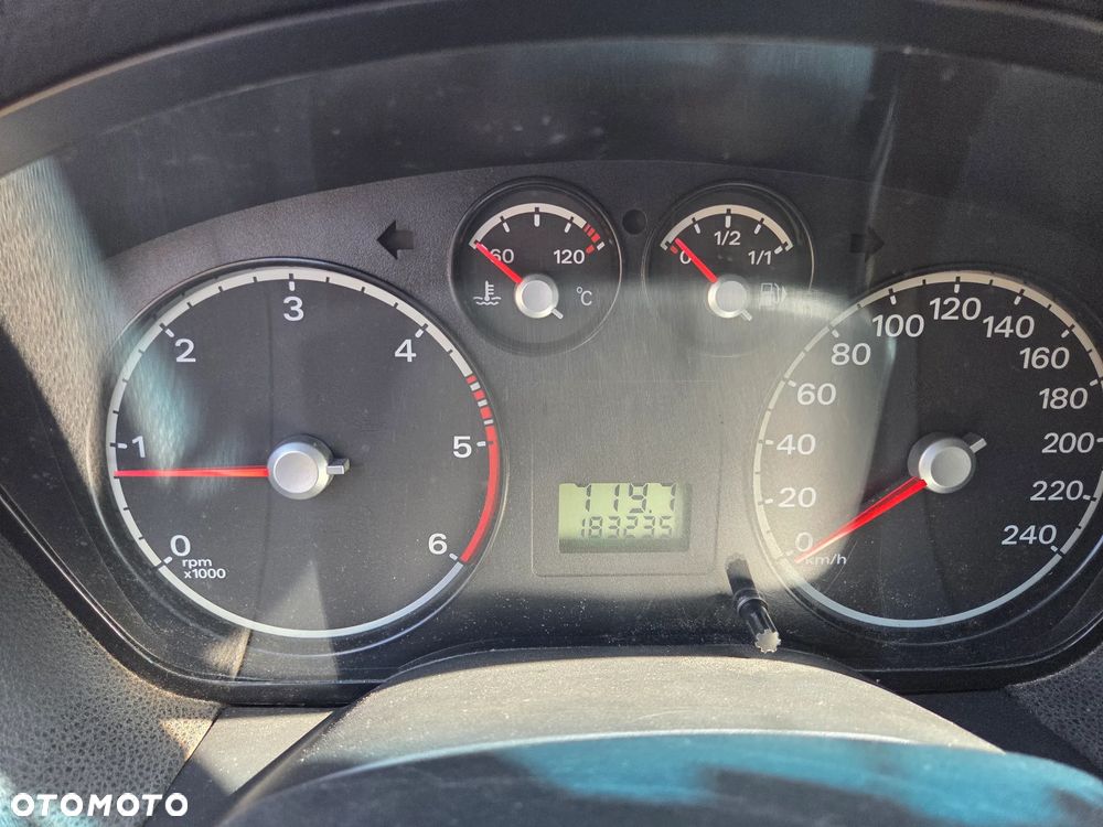 Ford Focus 1.6 TDCi Ambiente DPF - 8