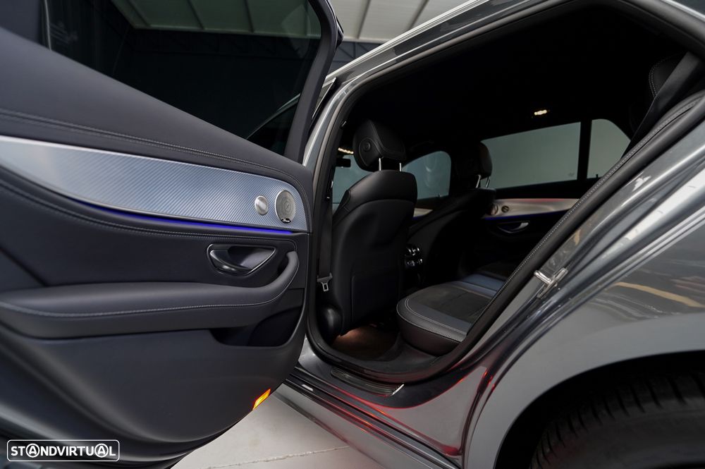 Mercedes-Benz E 300 de AMG Line - 25