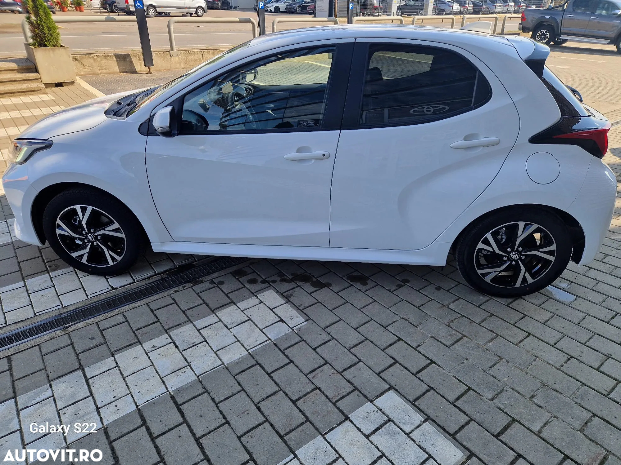 Toyota Yaris 1.5 VVT-i HSD Dynamic - 8