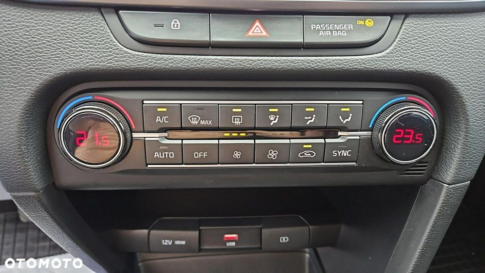 Kia Ceed 1.5 T-GDI M - 19