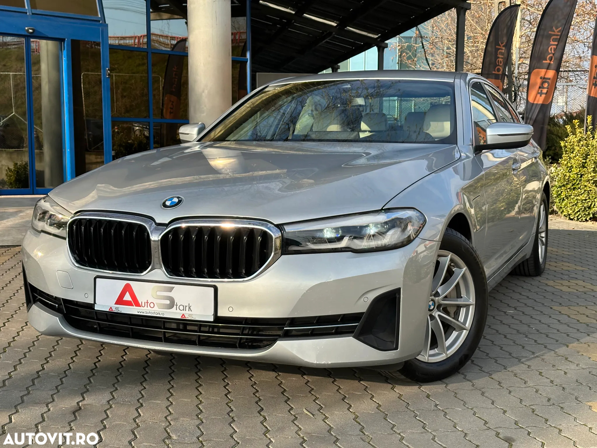 BMW Seria 5 530e Aut. Luxury Line - 9