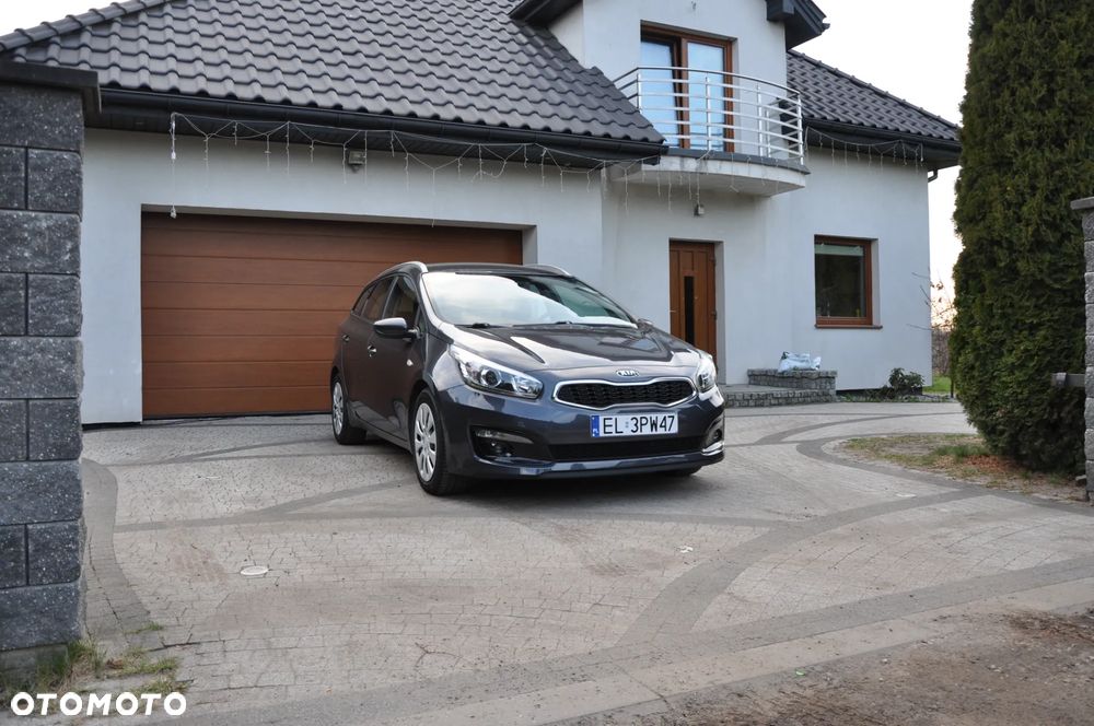 Kia Ceed 1.4 L - 11