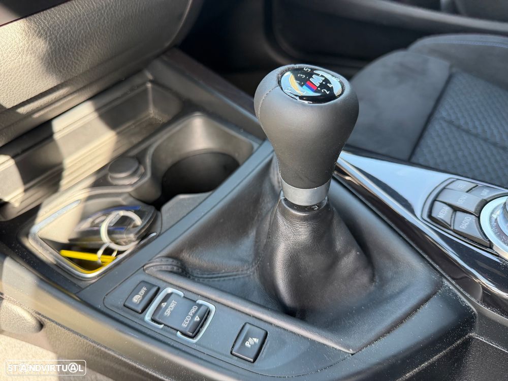 BMW 118 d Pack M - 30