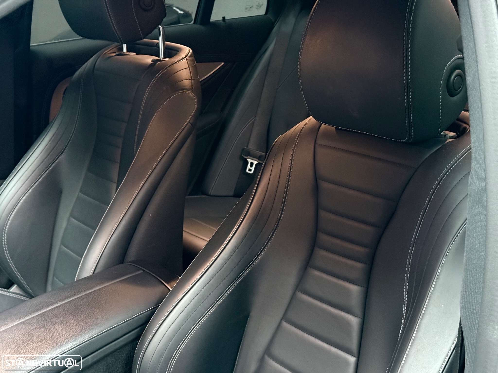 Mercedes-Benz E 300 de AMG Line 4Matic - 28