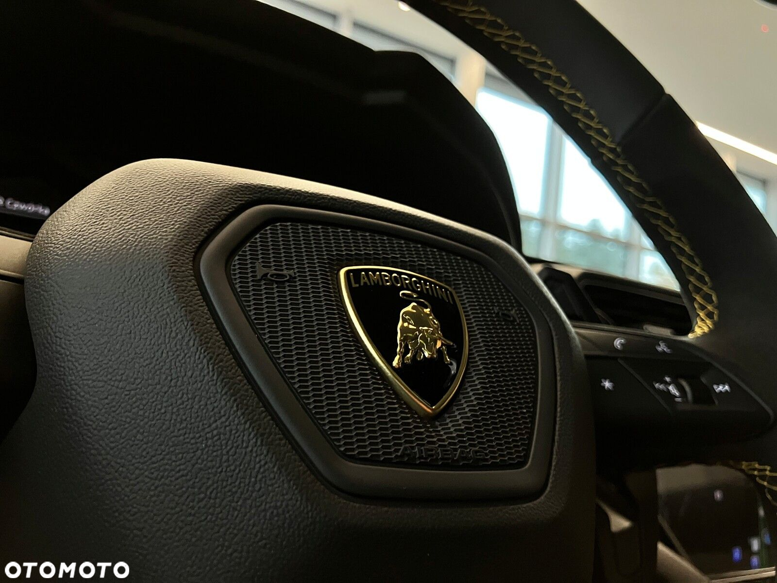 Lamborghini Urus - 25
